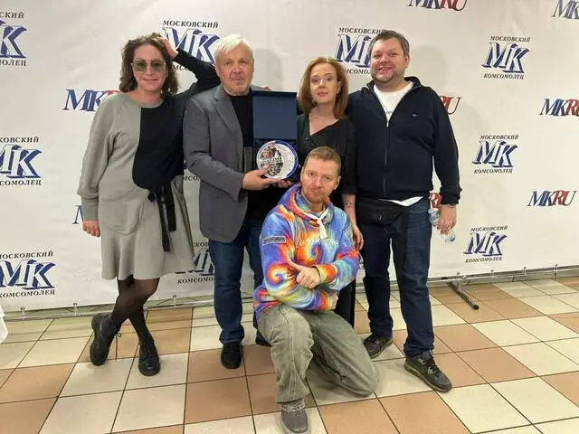 Спектакль «САШАШИШИН» получил Театральную премию газеты «Московский комсомолец» в номинации «Ансамбль»