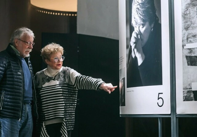 «В ОБЪЕКТИВЕ СОВРЕМЕННИКА». На Другой сцене открылась выставка Юрия Роста