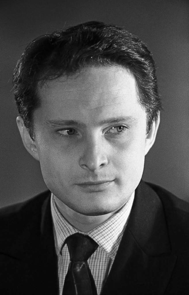 Виктор Сергачёв. Фото персоны