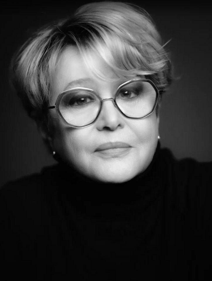 Марина Неёлова, актриса